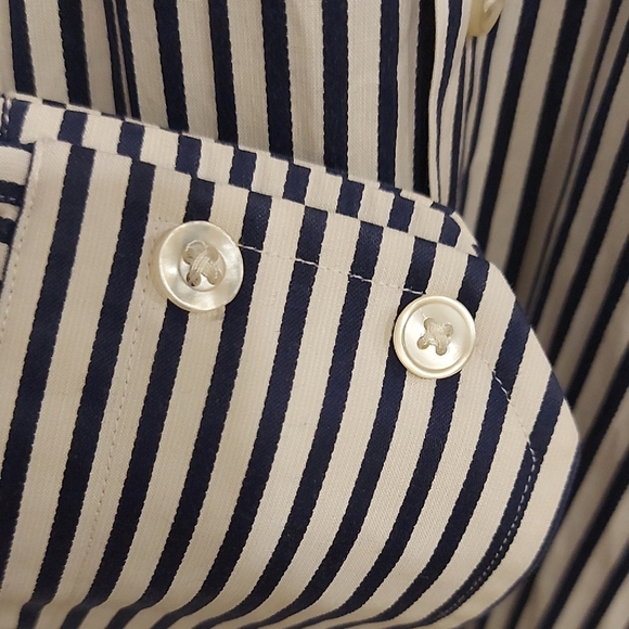 Hugo Boss Classic Blue and White Striped Shirt - Picture 5 of 6